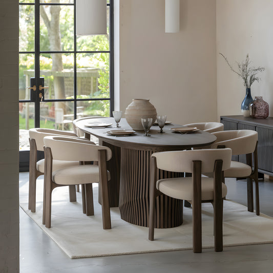 ona dining table