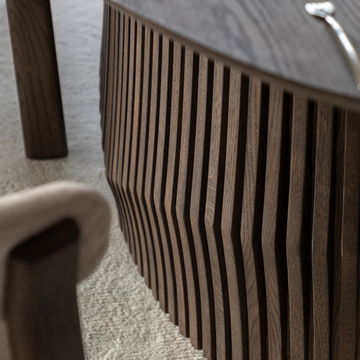 ona dining table