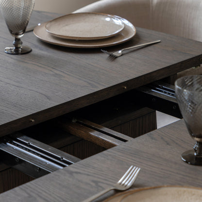 ona dining table