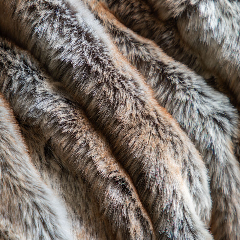 husky faux fur throw