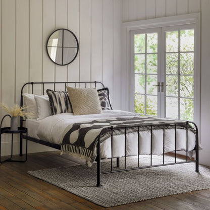 laura bedstead black - nineteen/seventy