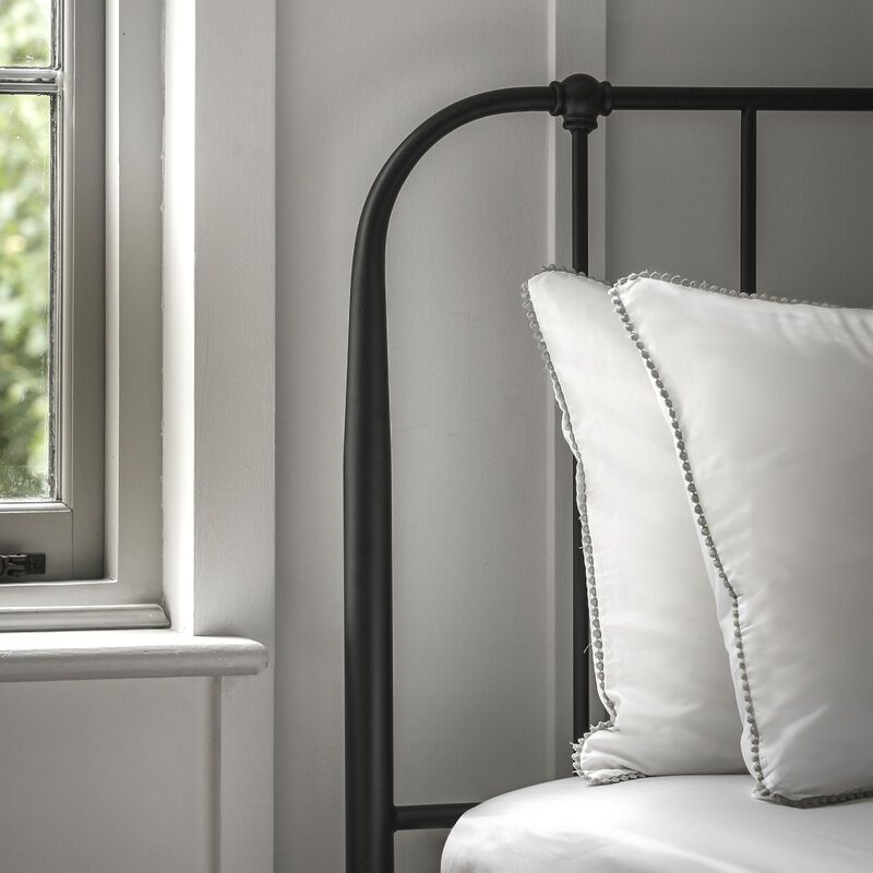 laura bedstead black - nineteen/seventy